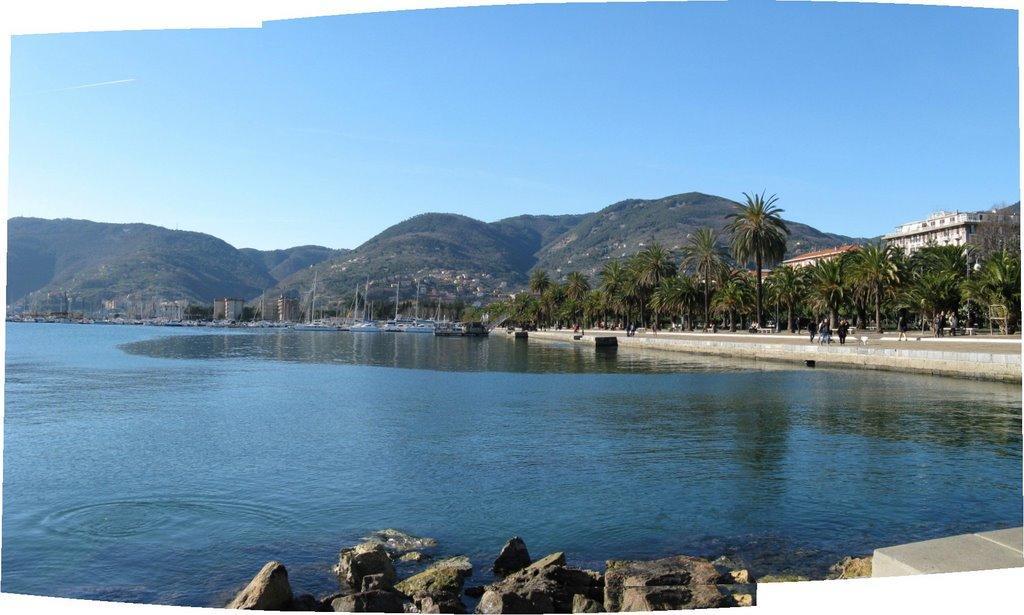 The Lighthouse Apartment La Spezia Exterior photo